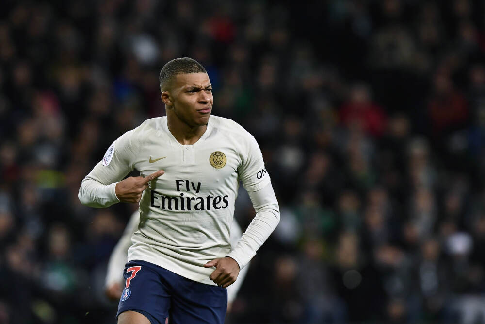 9万人联名反对……今天，Shein欧洲首店在抗议声中开业